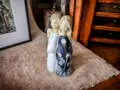 Anioł Apple & Ella - granat -  18 x 10 cm figurka dekoracyjna gipsowa