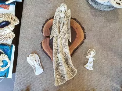 Anioł Genesis - beżowy -  55 x 20 cm figurka dekoracyjna gipsowa