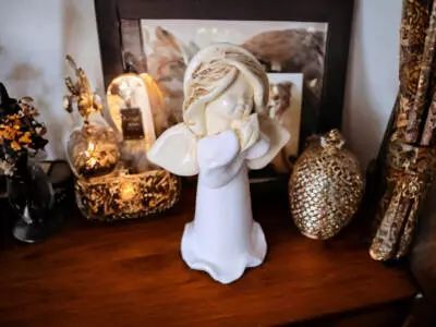 Aniołek Adam - stojący biały -  13 cm figurka dekoracyjna gipsowa