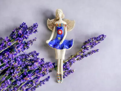 Anioł Theresa - niebieski -  30 x 14 cm figurka dekoracyjna gipsowa