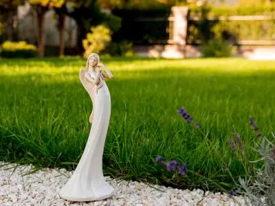 Anioł Elise - biały -  35 x 15 cm figurka dekoracyjna gipsowa