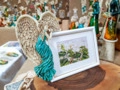 Andrea + Ramka - turkus lewa -  13 x 18 cm figurka dekoracyjna gipsowa