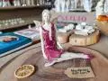 Aniołek Matilda  - jasny fiolet -  15 cm figurka dekoracyjna gipsowa