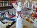Anioł Lily - biały z brązem -  35 x 15 cm figurka dekoracyjna gipsowa