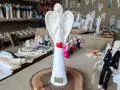 Anioł z Sercem - biały -  35 x 15 cm figurka dekoracyjna gipsowa
