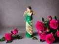 Anioł Charlotte - zielony jasny -  32 x 15 cm figurka dekoracyjna gipsowa