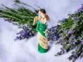 Anioł Charlotte - zielony jasny -  32 x 15 cm figurka dekoracyjna gipsowa