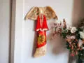 Anioł Clara Art Leaf - czerwony -  40 x 28 cm figurka dekoracyjna gipsowa