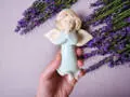 Aniołek Adam - wiszący seledyn -  13 cm figurka dekoracyjna gipsowa