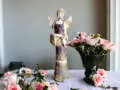 Anioł Frances - fioletowo złota -  30 x 14 cm figurka dekoracyjna gipsowa