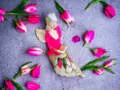Aniołek Loretta - różowy -  15 cm figurka dekoracyjna gipsowa