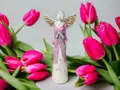Anioł Lily - różowy -  35 x 15 cm figurka dekoracyjna gipsowa