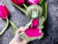 Liolinka z trąbką - różowa -  15 x 10 cm figurka dekoracyjna gipsowa