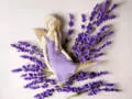 Aniołek Matilda - lawenda -  15 cm figurka dekoracyjna gipsowa