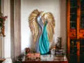 Zakochane Anioły - wiszące srebrno turkusowe -  35 x 21 cm figurka dekoracyjna gipsowa