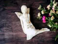 Aniołek Matilda  - kremowy -  15 cm figurka dekoracyjna gipsowa