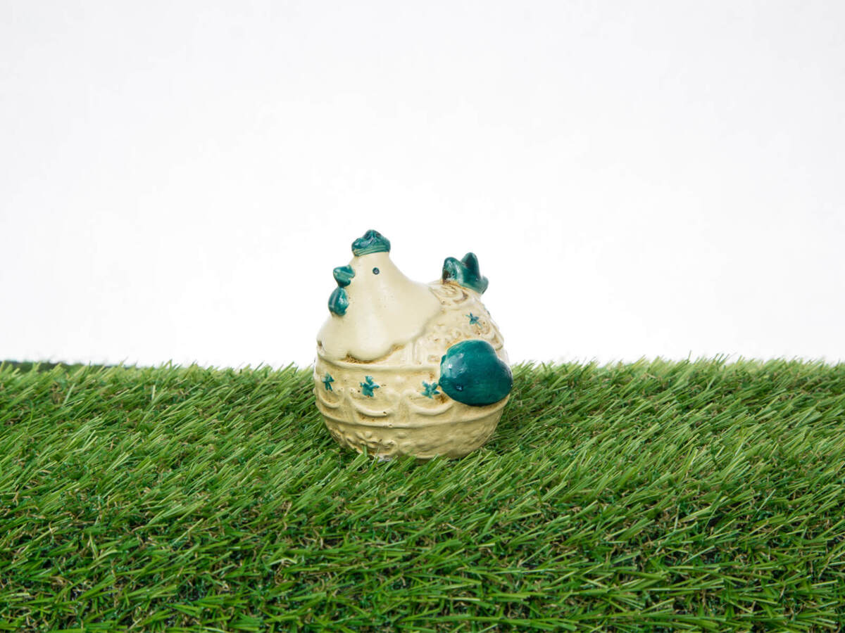 Kurka wielkanocna (Beżowa) - 8 x 7 cm ozdoba wielkanocna