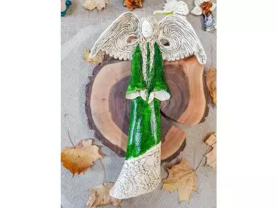 Anioł Clara - zielona -  40 x 28 cm figurka dekoracyjna gipsowa