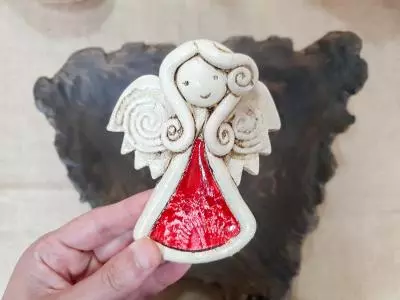 Liolinka Niunia - czerwona -  10 x 7 cm figurka dekoracyjna gipsowa