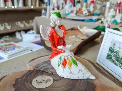 Aniołek Loretta - pomarańcz -  15 cm figurka dekoracyjna gipsowa