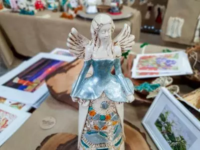 Anioł Anna - srebrny -  35 x 15 cm figurka dekoracyjna gipsowa