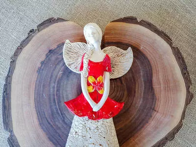 Anioł Abigail - czerwony -  30 x 14 cm figurka dekoracyjna gipsowa
