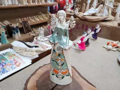 Anioł Anna - miętowy -  35 x 15 cm figurka dekoracyjna gipsowa