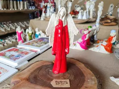 Anioł Julia - czerwony -  27 x 14 cm figurka dekoracyjna gipsowa