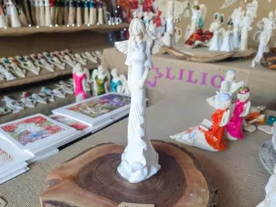 Anioł Margaret - biały -  32 cm figurka dekoracyjna gipsowa