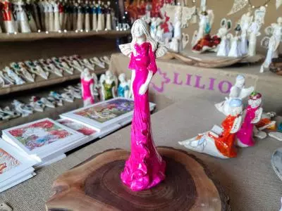 Anioł Margaret - różowy -  32 cm figurka dekoracyjna gipsowa