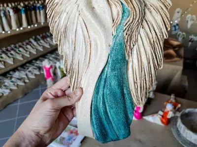 Zakochane Anioły - wiszące beżowo turkusowe -  35 x 21 cm figurka dekoracyjna gipsowa