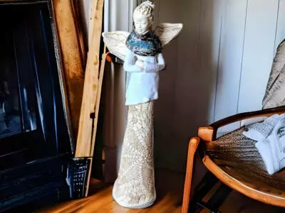 Anioł Catherine - biały -  35 x 15 cm figurka dekoracyjna gipsowa