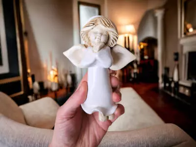 Aniołek Adam - wiszący biały -  13 cm figurka dekoracyjna gipsowa