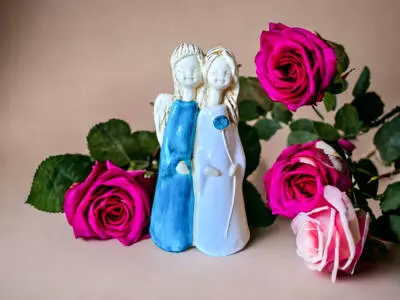 Anioł Apple & Ella - turkus -  18 x 10 cm figurka dekoracyjna gipsowa