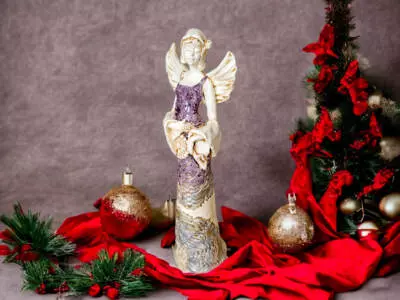 Anioł Frances - fioletowo złota -  30 x 14 cm figurka dekoracyjna gipsowa