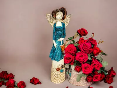 Anioł Olivia - turkus -  32 x 15 cm figurka dekoracyjna gipsowa