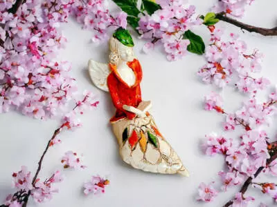 Aniołek Loretta - pomarańcz -  15 cm figurka dekoracyjna gipsowa