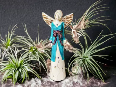 Anioł Lily - turkus -  35 x 15 cm figurka dekoracyjna gipsowa