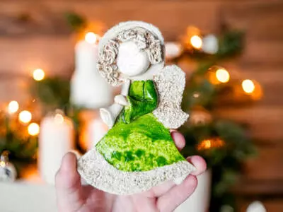 Liolinka z trąbką - zielony -  15 x 10 cm figurka dekoracyjna gipsowa