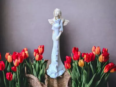 Anioł Margaret - biały -  32 cm figurka dekoracyjna gipsowa