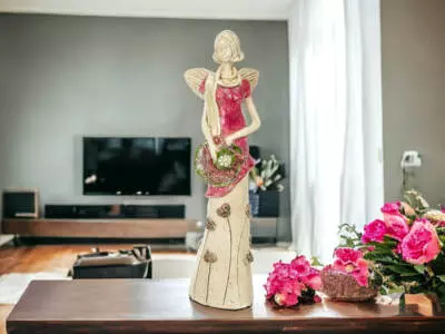 Anioł Sunday Rose - różowy -  32 x 15 cm figurka dekoracyjna gipsowa