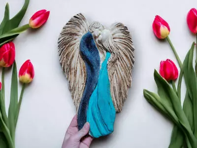 Zakochane Anioły - wiszące granatowo turkusowe -  35 x 21 cm figurka dekoracyjna gipsowa