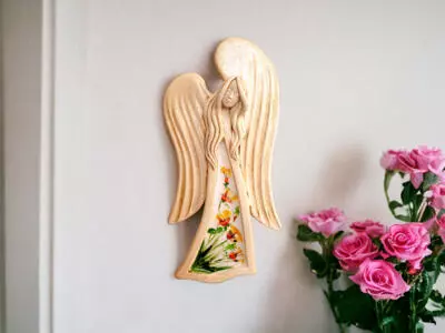 Anioł Gaja Art Flower -  30 x 17 cm figurka dekoracyjna gipsowa