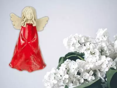 Anioł Monica - czerwona -  18 x 10 cm figurka dekoracyjna gipsowa