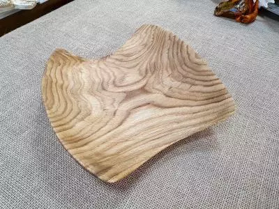 Misa drewniana unikat dąb -  24 x 24 cm ozdoba z drewna ręcznie robiona