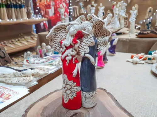 Anioł Nora & Ellie - czerwone szare -  27 x 14 cm figurka dekoracyjna gipsowa