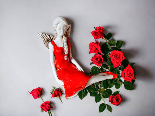 Figurka anioła Matilda - czerwona -  15 cm figurka dekoracyjna gipsowa