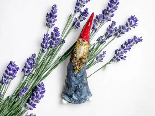 Skrzat Dobra Rada - czerwony szary -  18 x 7 cm figurka dekoracyjna gipsowa