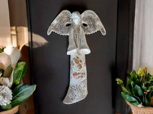 Anioł Clara Art - beżowy -  40 x 28 cm figurka dekoracyjna gipsowa