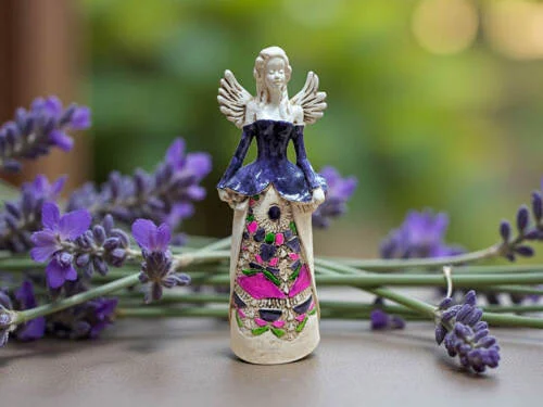 Anioł Anna - szary fiolet -  35 x 15 cm figurka dekoracyjna gipsowa